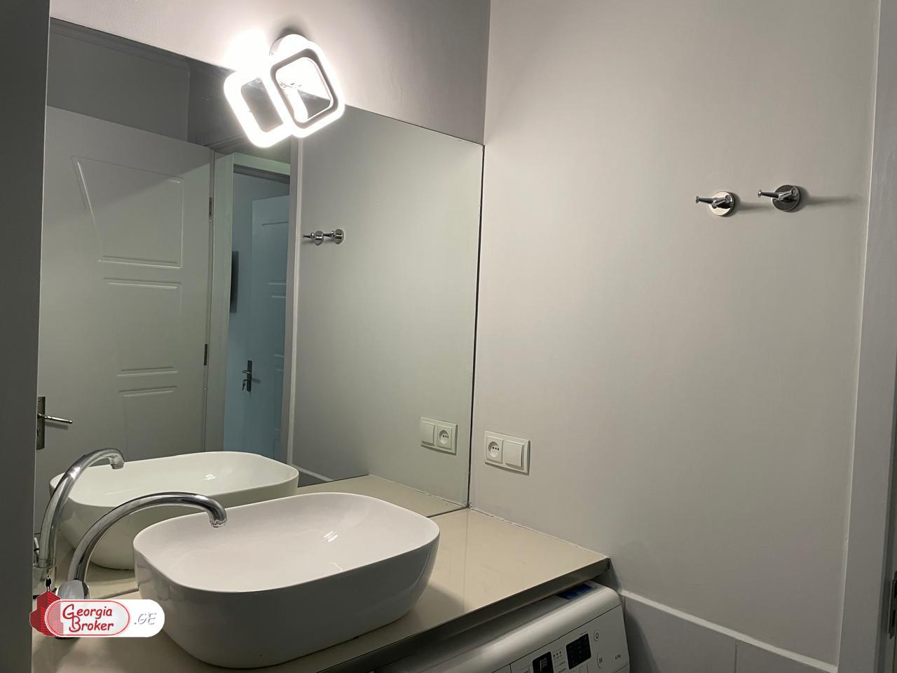 იყიდება ახალი გარემონტებული 2 ოთახიანი ბინა